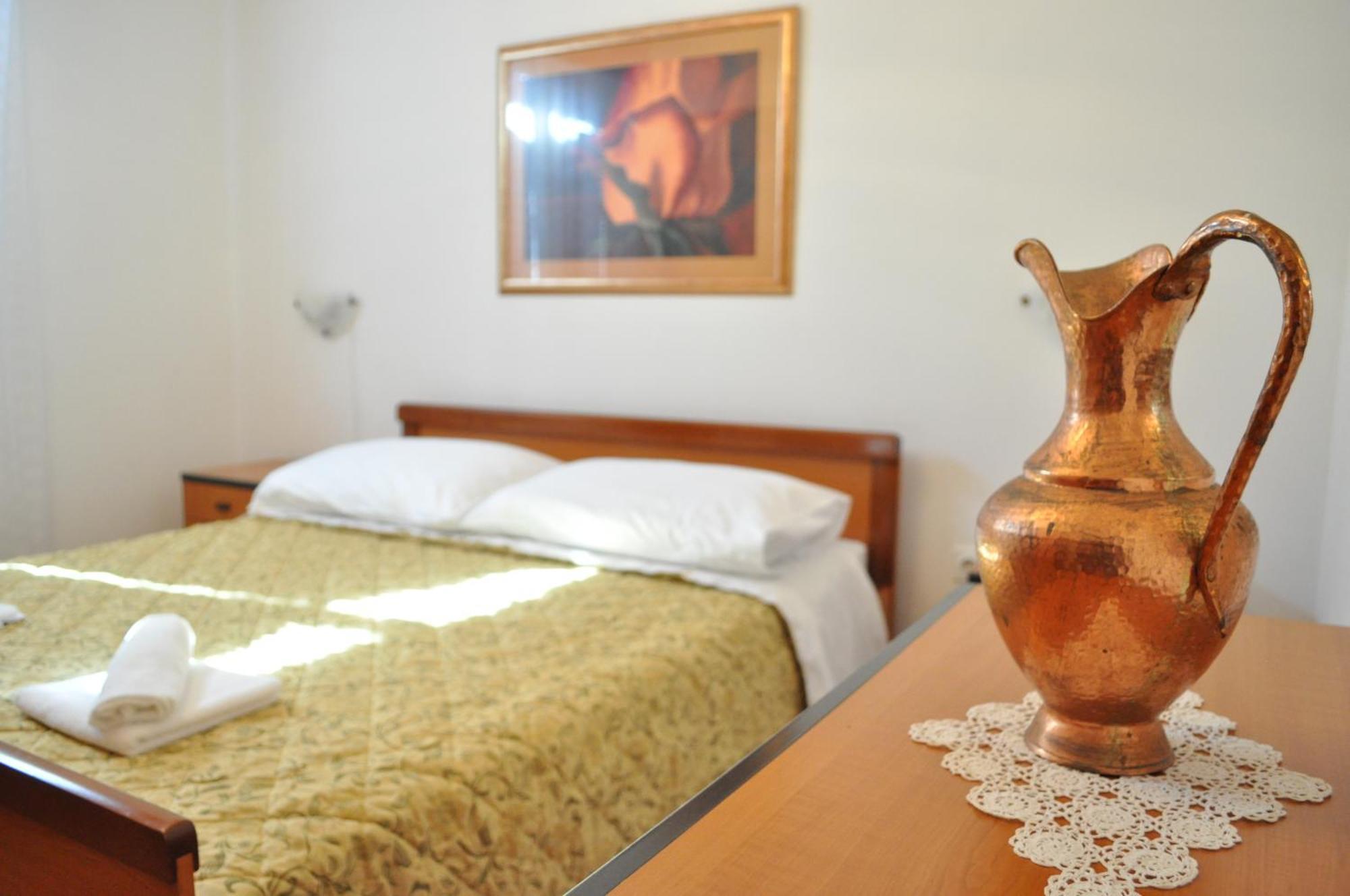 באלה Apartman Ostrea *** מראה חיצוני תמונה