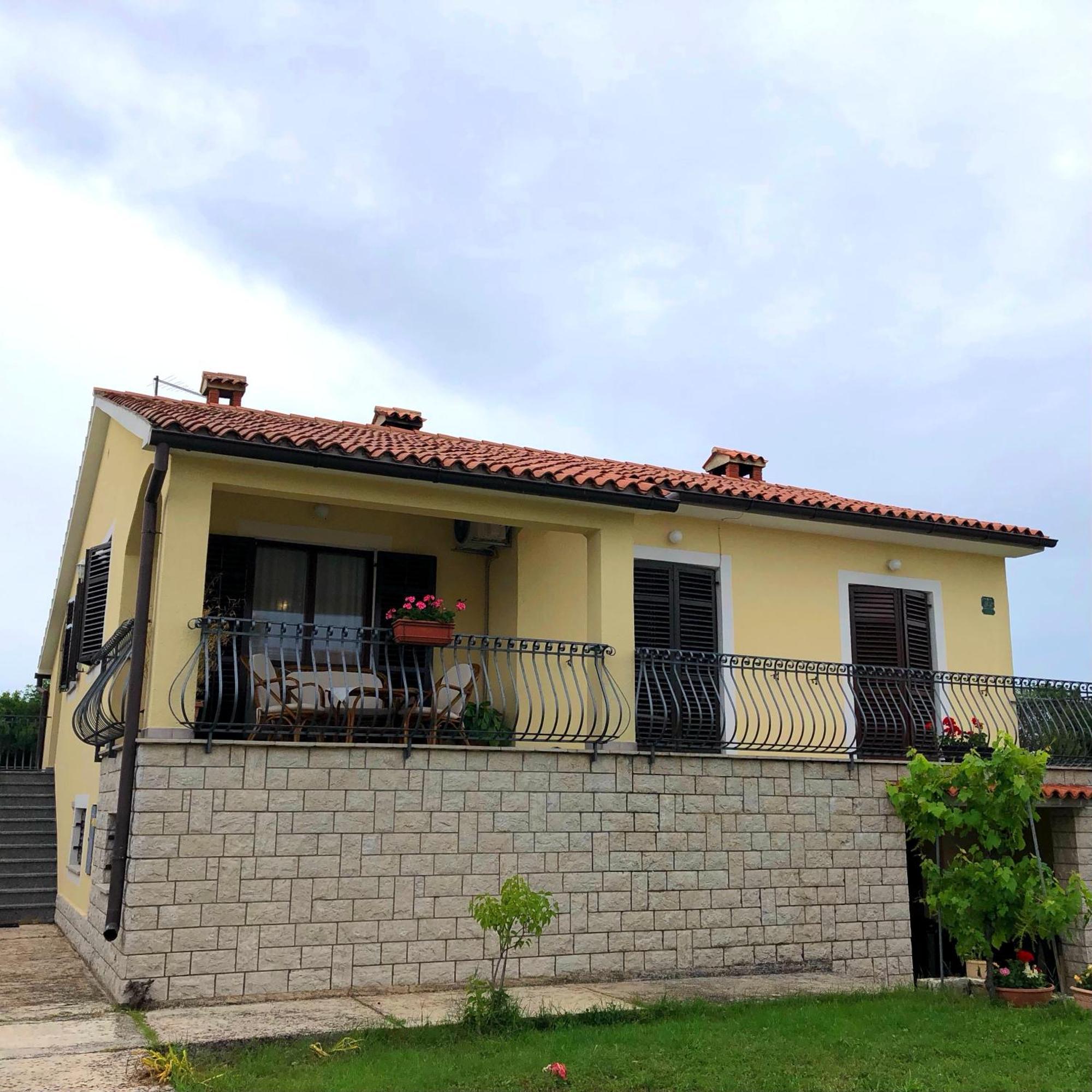 באלה Apartman Ostrea *** מראה חיצוני תמונה