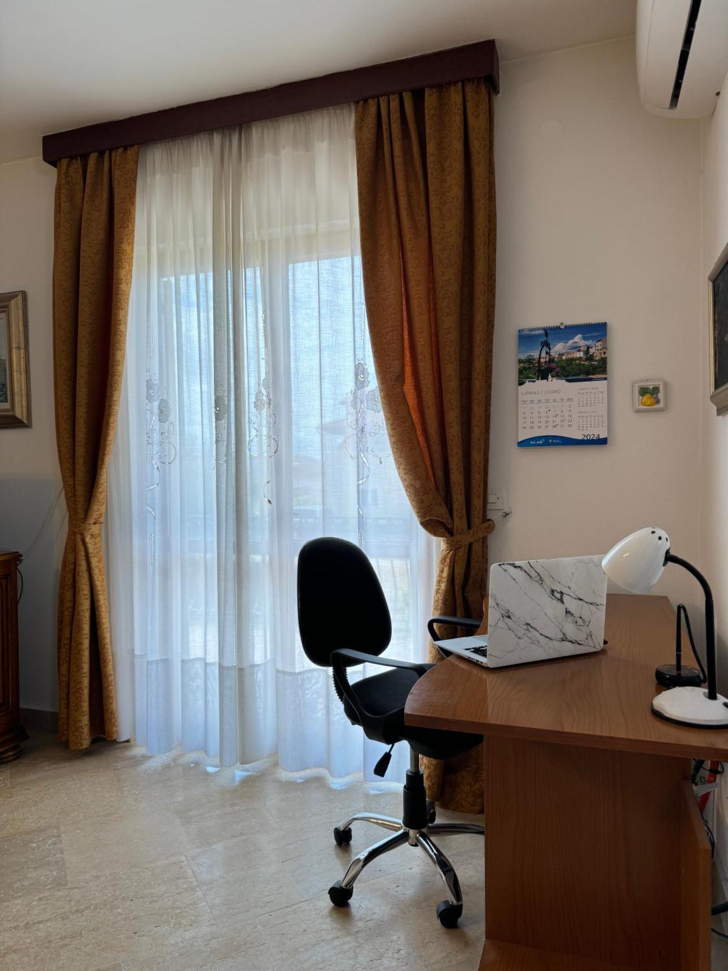 באלה Apartman Ostrea *** מראה חיצוני תמונה