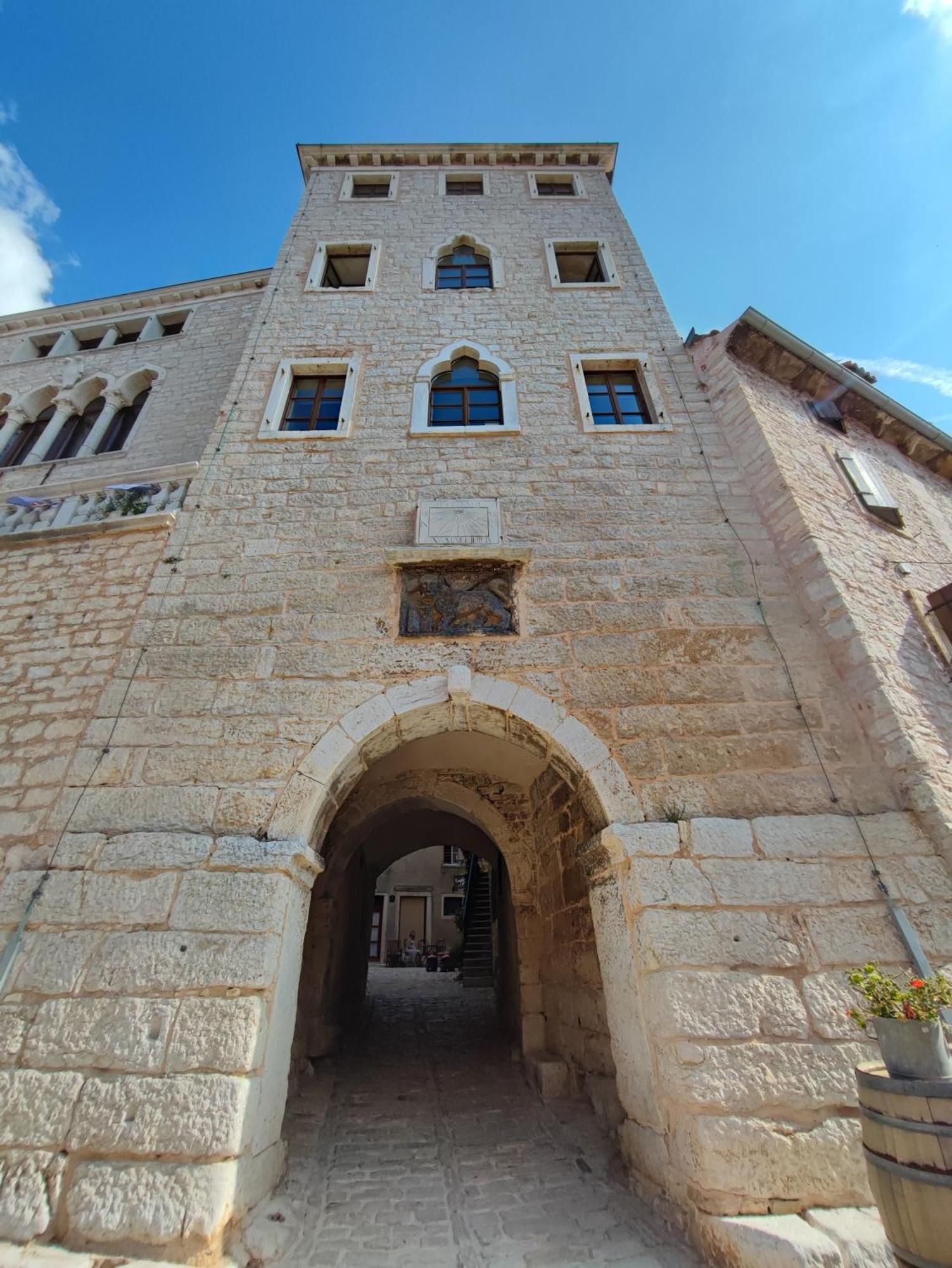 באלה Apartman Ostrea *** מראה חיצוני תמונה